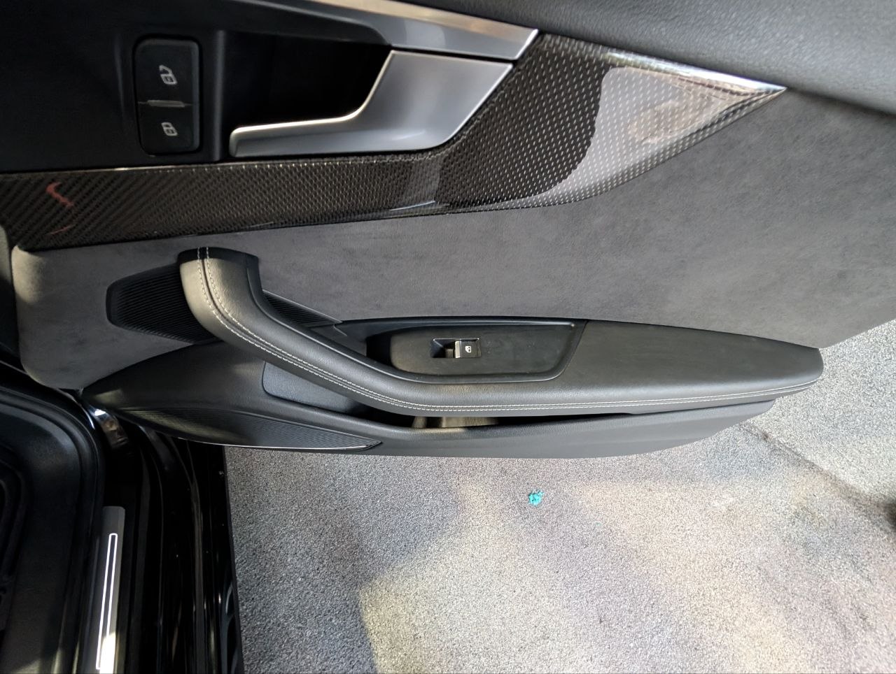 Car exterior after detailing — deep gloss shine