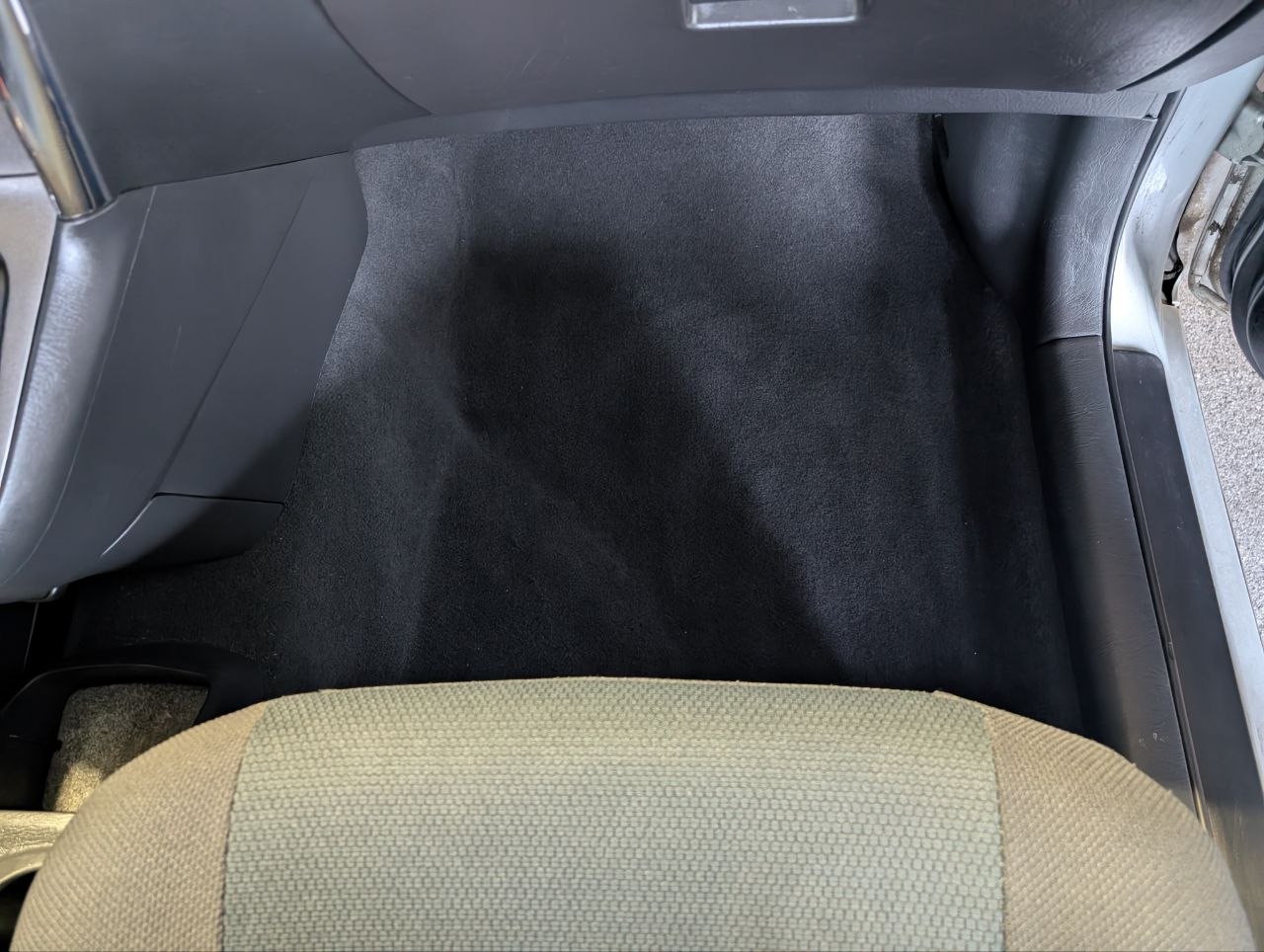 Toyota Matrix floor after — clean carpet